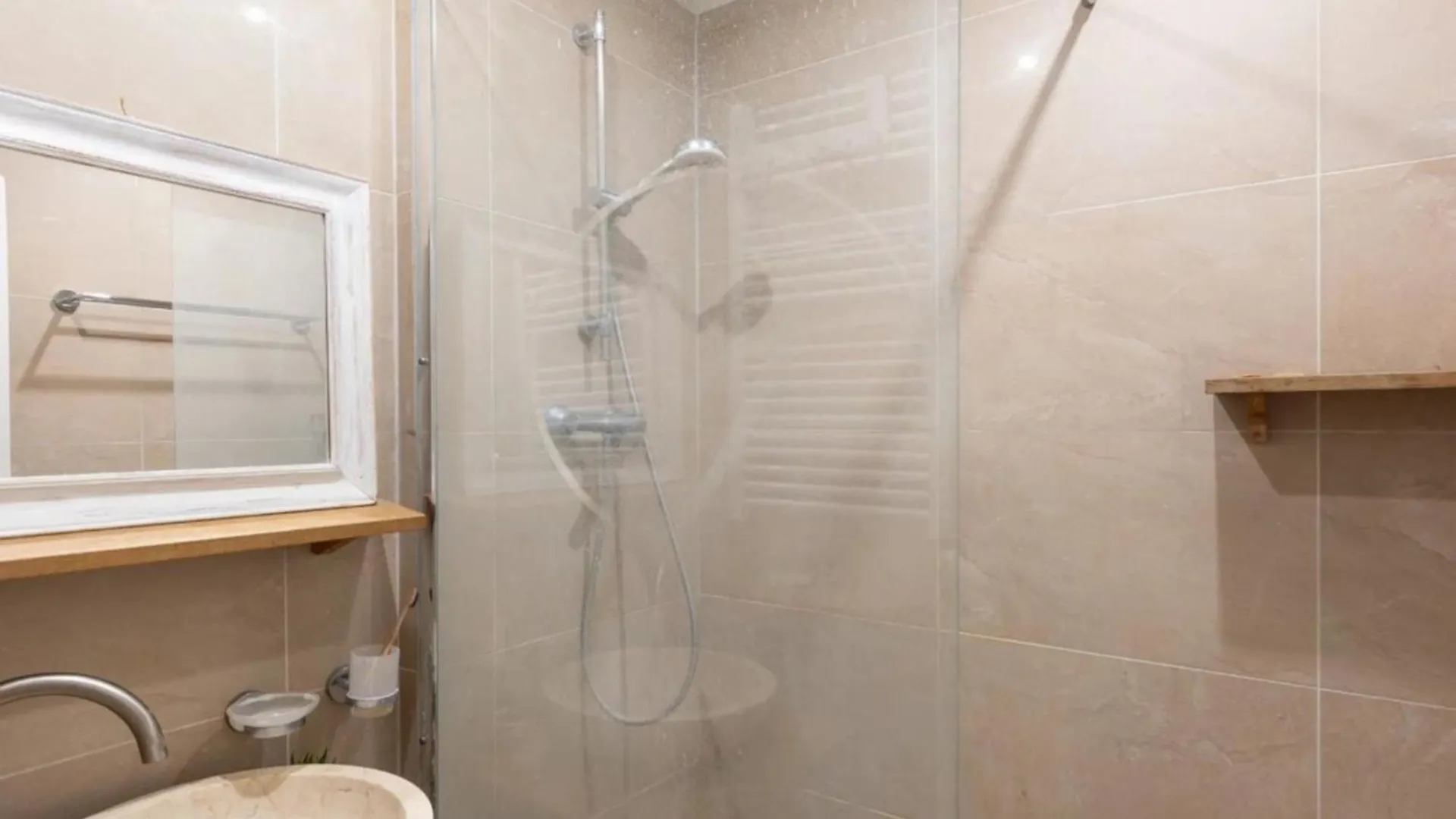Charming Apartment Near Sacre Coeur Paris